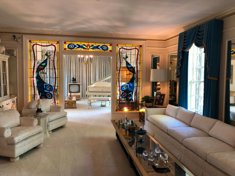 1YibaarEREi5uO7W3JyQRg